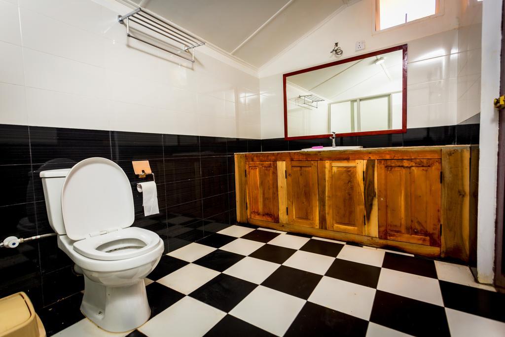 Dayanithi Guest House Джафна Экстерьер фото