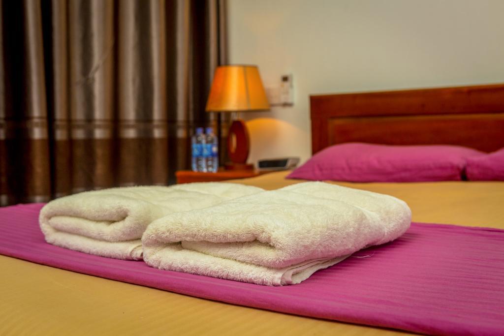 Dayanithi Guest House Джафна Экстерьер фото