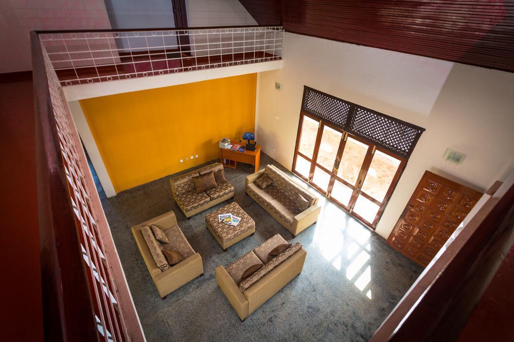 Dayanithi Guest House Джафна Экстерьер фото