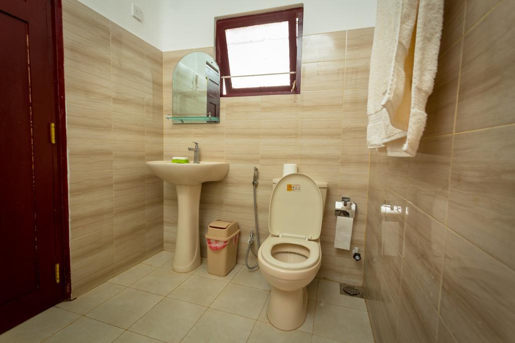 Dayanithi Guest House Джафна Экстерьер фото